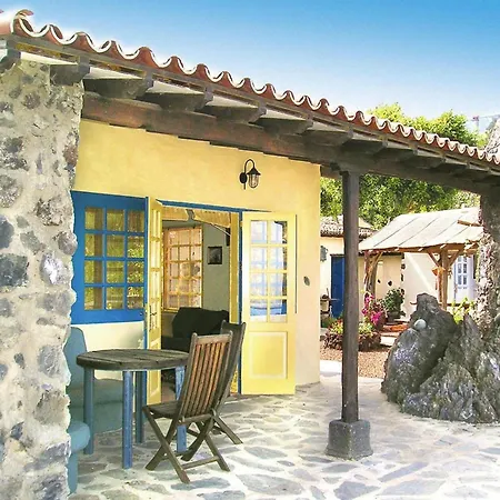 בית נופש In With A Terrace *