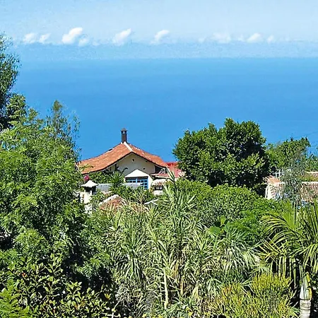 בית נופש In With A Terrace