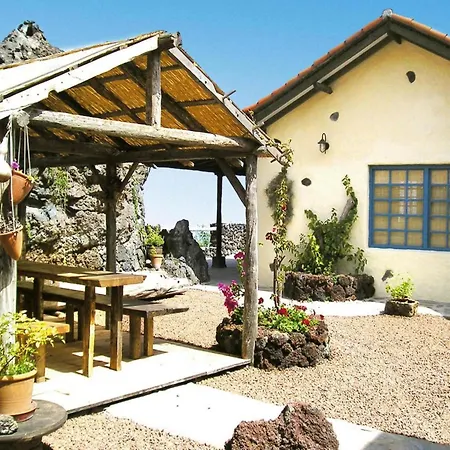 In With A Terrace Holiday home *