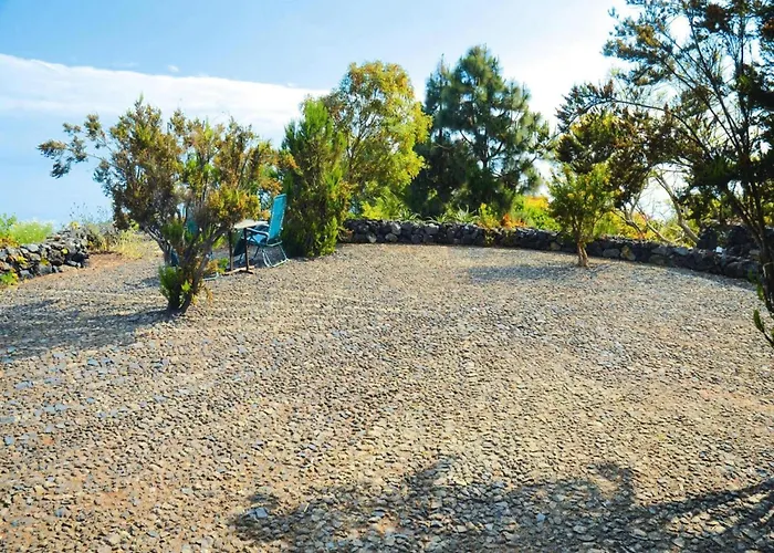 In With A Terrace Tatil Evi